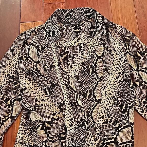 Snake Print Zara Outfit Two Pieces Bell Bottom Pants Long sleeve Top Lightweight - Picture 5 of 6